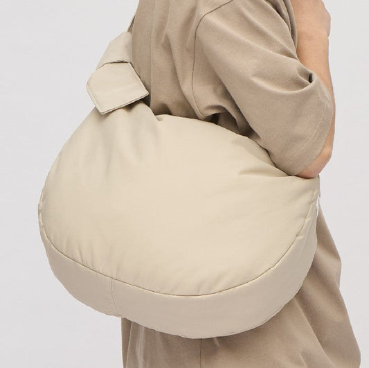 Broad band cloud half moon bag (medium)